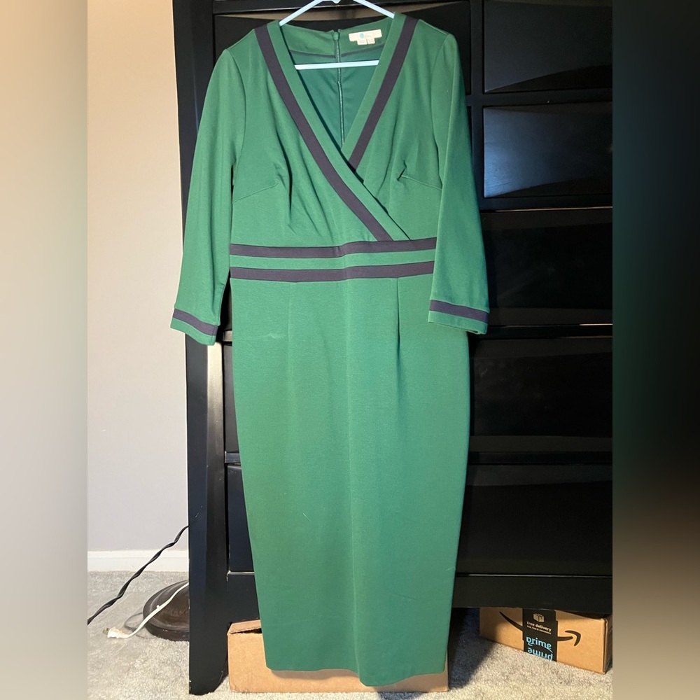 Boden Long Green v neck dress